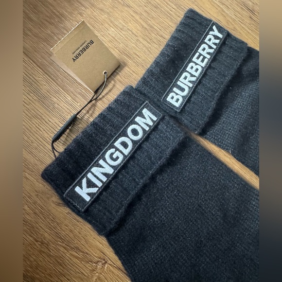 BURBERRY-AUTHENTIC (NWT) Unisex Black Cashmere Knit Gloves with Embroidery - Picture 11 of 15
